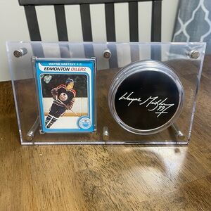 Wayne Gretzky hockey card and puck display